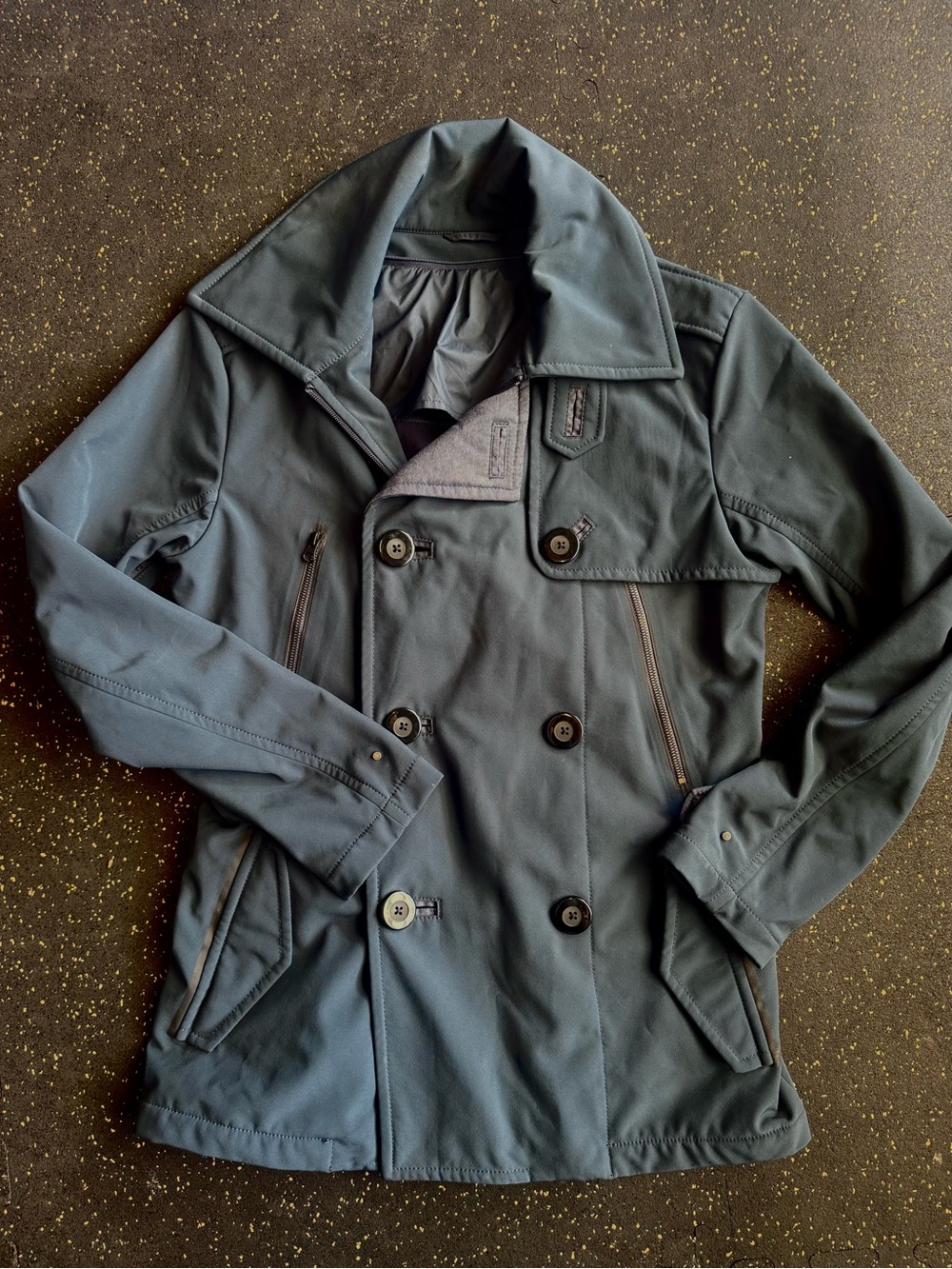 Lululemon Men’s Vintage Softshell Rain Peacoat Jacket | Navy | Medium | Rare